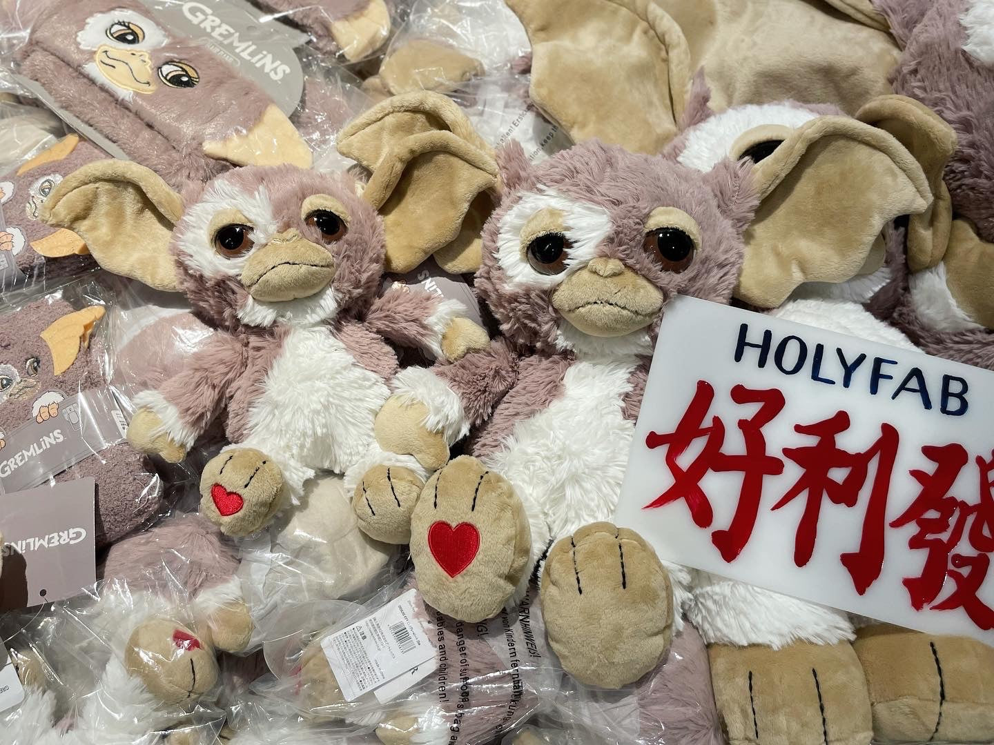 2023 
Gremlins小魔怪 日本限定色毛公仔🔥